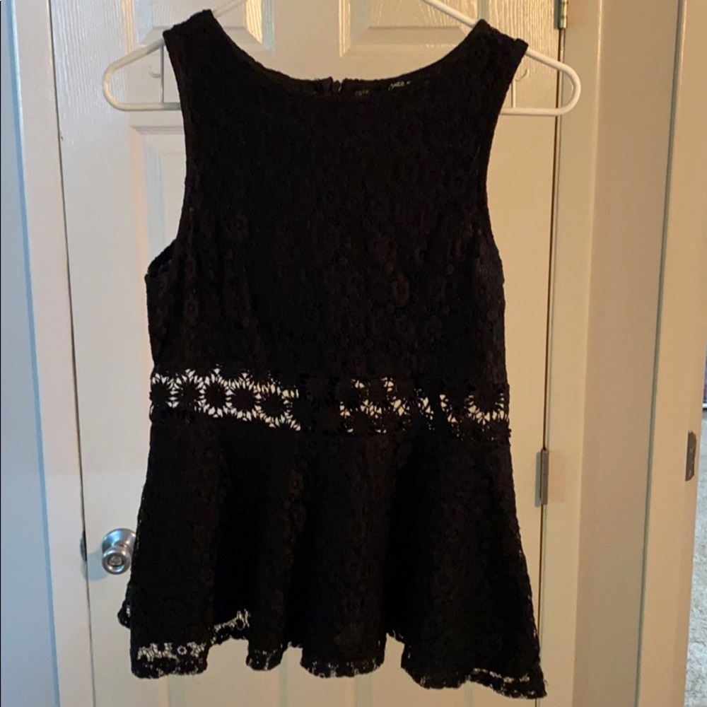 Black peplum lace top - Picture 2 of 4